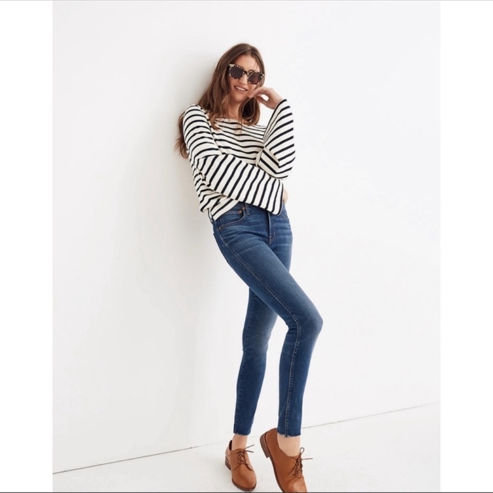 Madewell 9” High Rise Skinny Raw Hem Jeans. Size 25